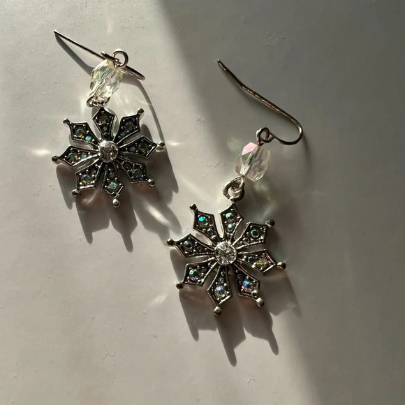 Vintage Style Rhinestone earrings - Picture 5 of 5